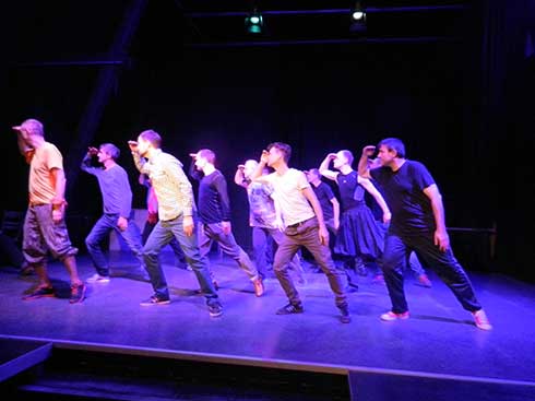 tanzgruppe im theaterwerk